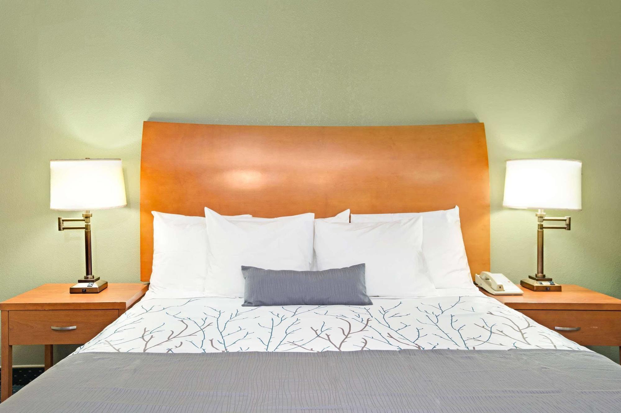 Days Inn By Wyndham San Jose Convention Center Eksteriør bilde